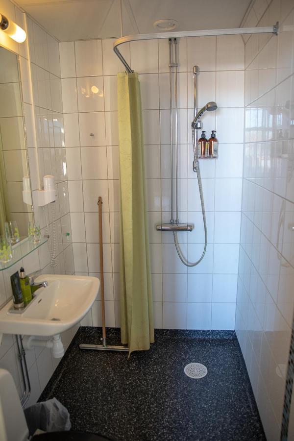 Hotell Station Skinnskatteberg Buitenkant foto